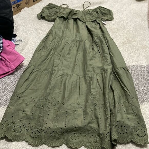 NWT- Old Navy - XS. Cold Shoulder Maxi Dress - Picture 4 of 10
